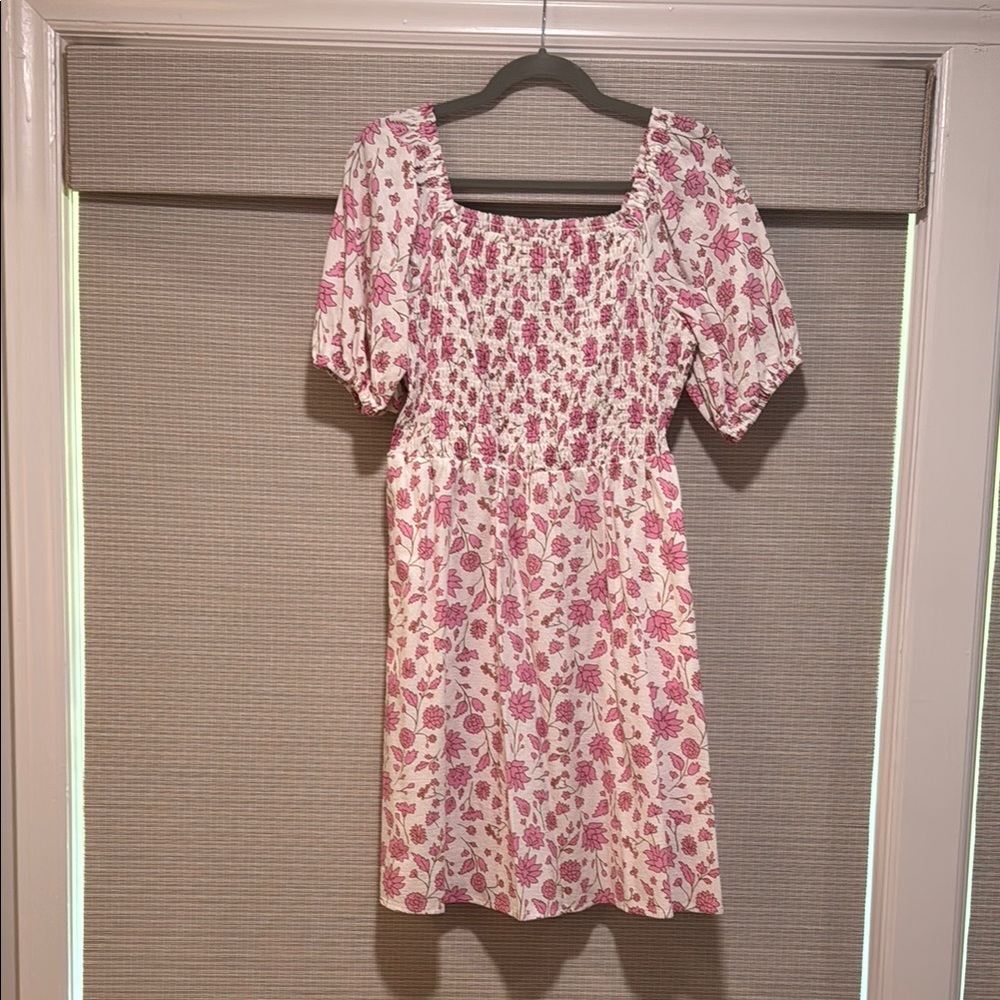 Universal Thread Pink and White Puff Sleeve Sundress